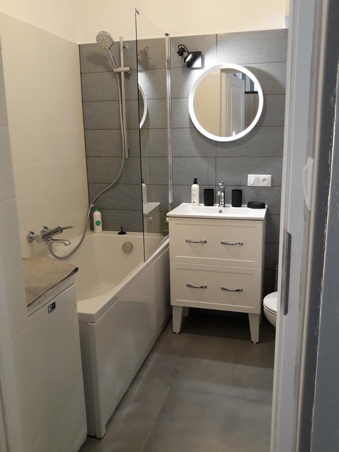 2 Bedroom City Center Apartment كاتوفيتسه المظهر الخارجي الصورة
